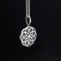 PIN WHEEL MEDALLION W/CHAIN STERLING SILVER