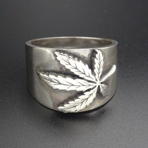 CANNABIS LEAF RING