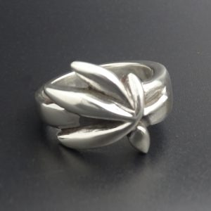 CANNABIS ABSTRACT LEAF RING