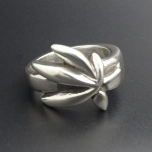 CANNABIS ABSTRACT LEAF RING