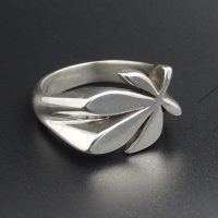 ABSTRACT CANNABIS LEAF RING